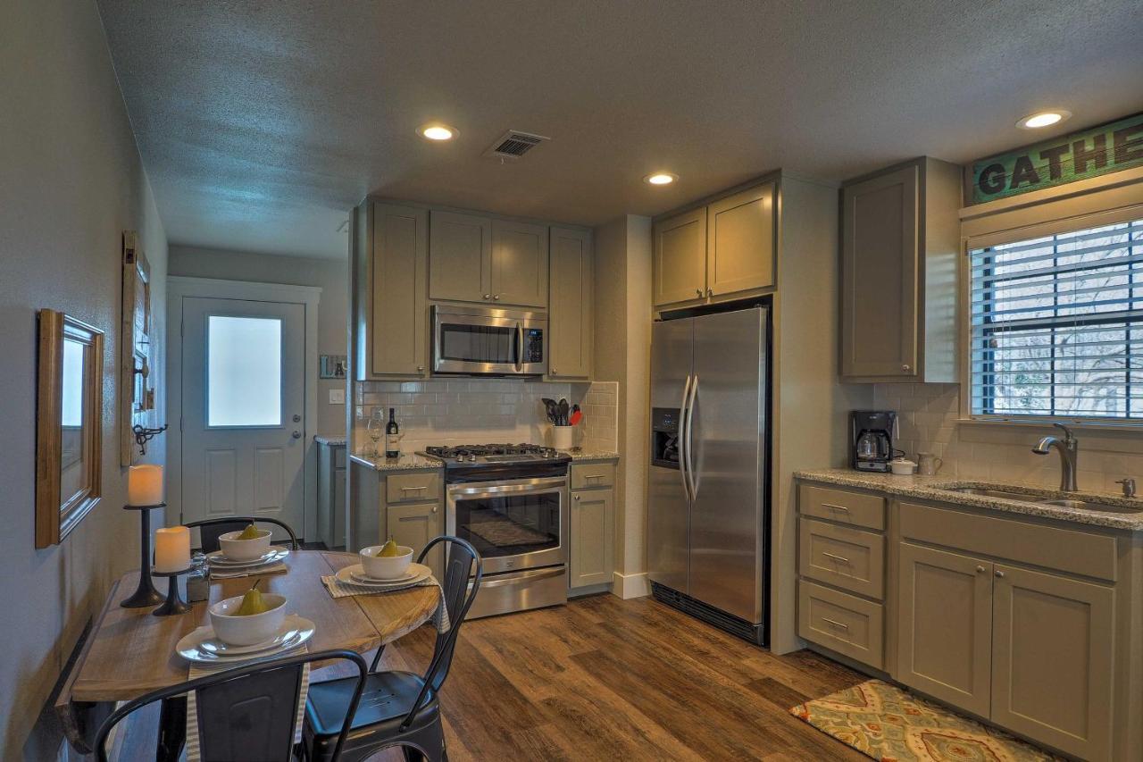 Cozy Home Blocks To Georgetown Square And Su! Екстериор снимка